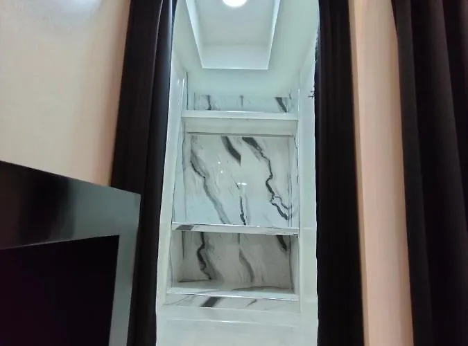 Apartamento Burgundy Mckinley Place Service Manila