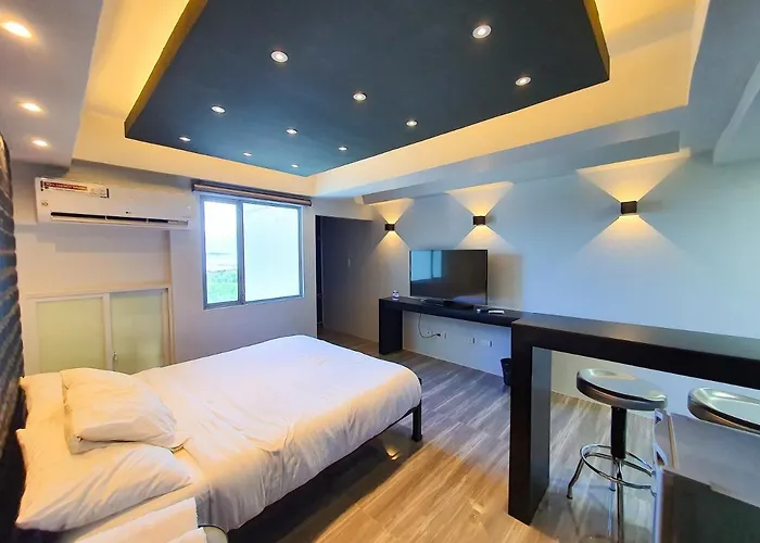 Apartamento Burgundy Mckinley Place Service Manila