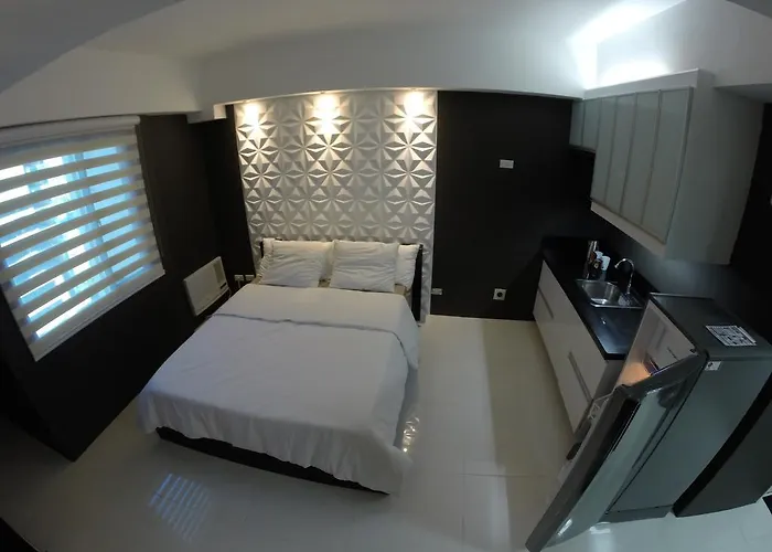 Burgundy Mckinley Place Service Apartamento